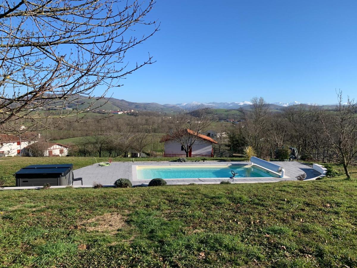 Studio Laina Avec Piscine, Spa Optionnel Irissarry Exterior photo
